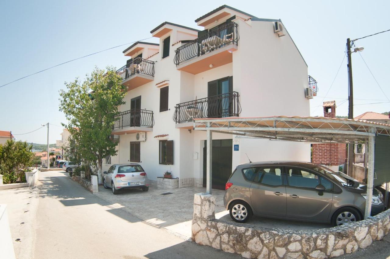 Apartments By The Sea Slatine, Ciovo - 12176 المظهر الخارجي الصورة