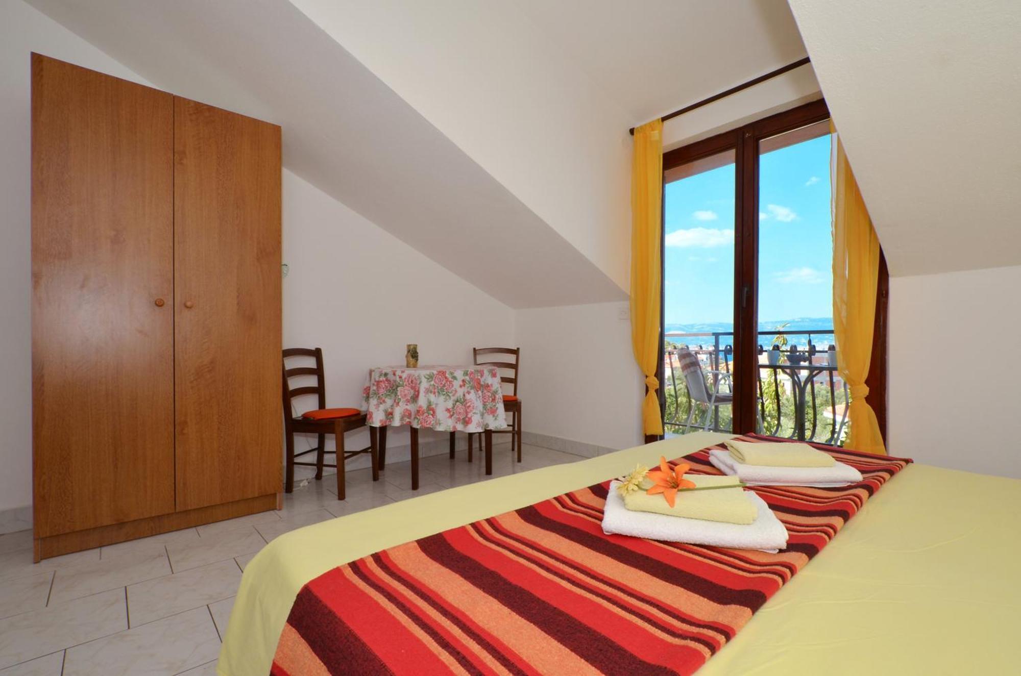 Apartments By The Sea Slatine, Ciovo - 12176 الغرفة الصورة